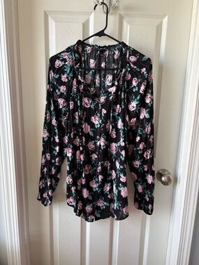 Torrid Floral Long Sleeve Blouse Size 14/16